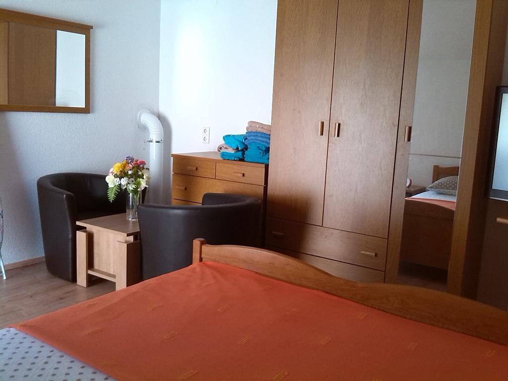 Apartments Batarilo Gornji Karin Kamer foto
