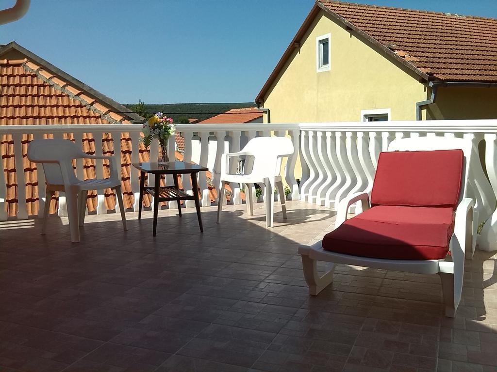 Apartments Batarilo Gornji Karin Kamer foto
