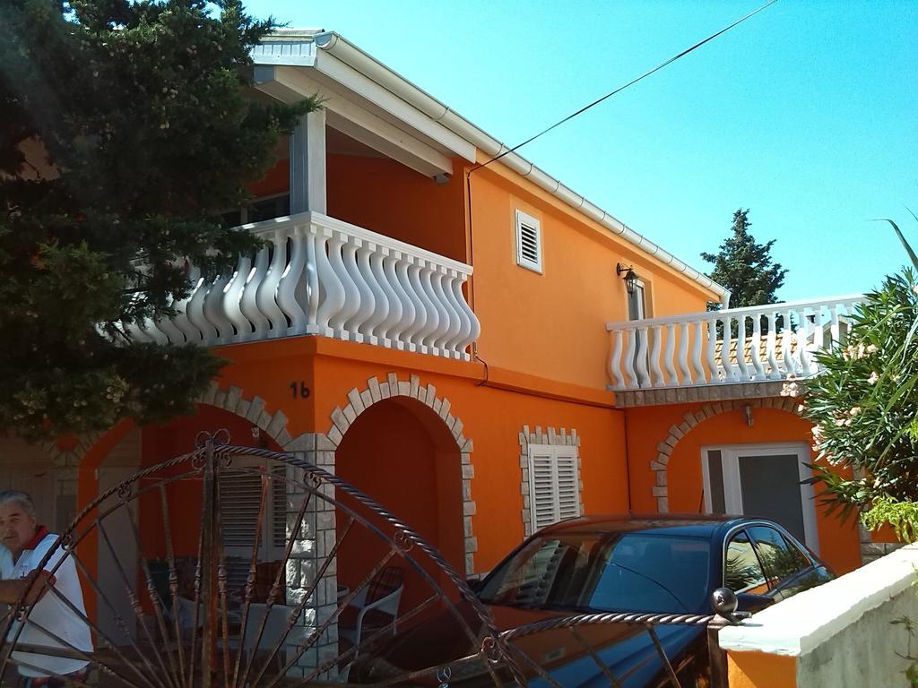 Apartments Batarilo Gornji Karin Buitenkant foto